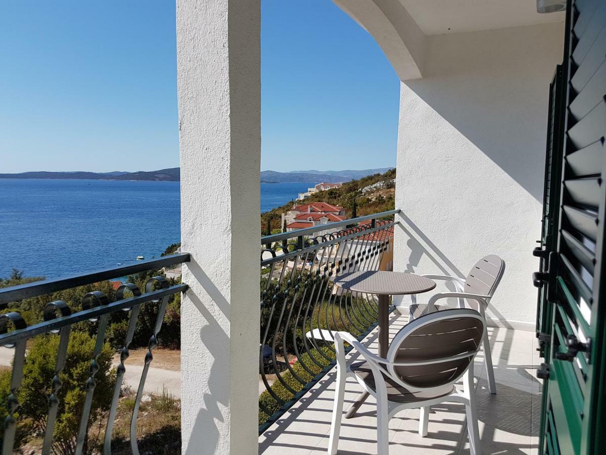 Villa Berg Maslinica Exteriör bild